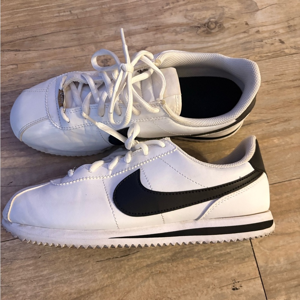 Nike Men's White Sneakers with Black Accents